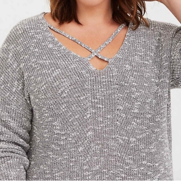Torrid Women's V-Neck Gray Sweater - Picture 2 of 8